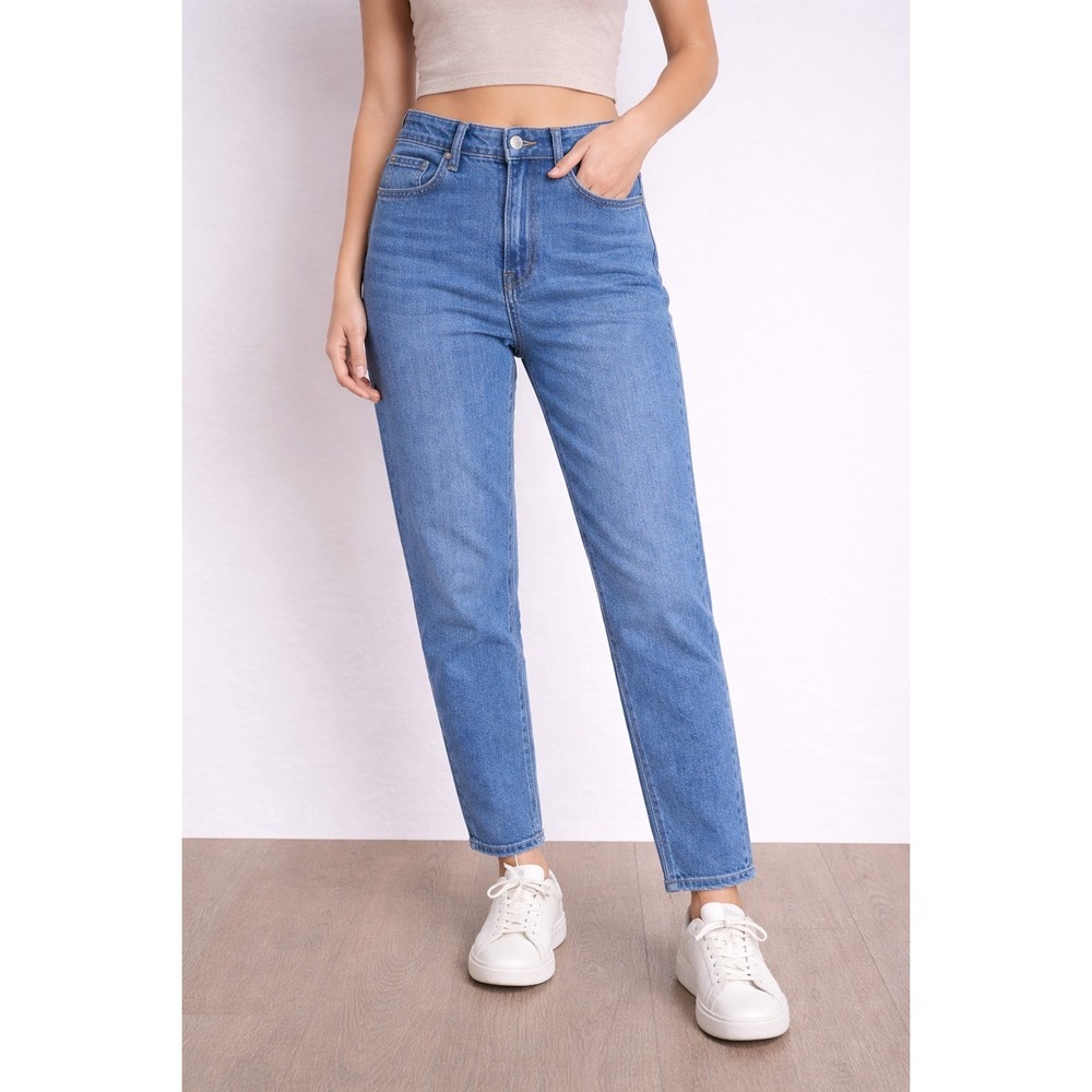 American Eagle Mom Jean Distressed‎ Jeans Women's size 2 Regular